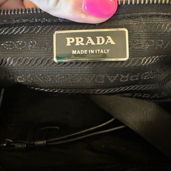 🖤♠️ Prada grommet bag ♠️🖤 - Picture 4 of 10
